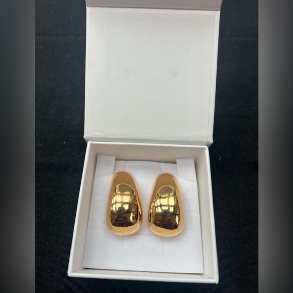 Heaven Mayhem Beanie Earrings in Gold clip on. - Picture 1 of 3